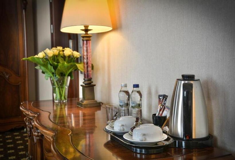 Апартаменты 1 Спальня, Komoda Club Residence