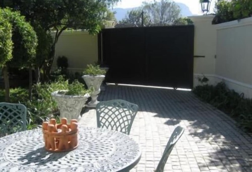 Дом 1 Спальня, Navona Constantia Guest Cottage