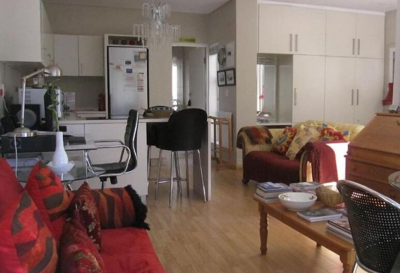 Дом 1 Спальня, Navona Constantia Guest Cottage