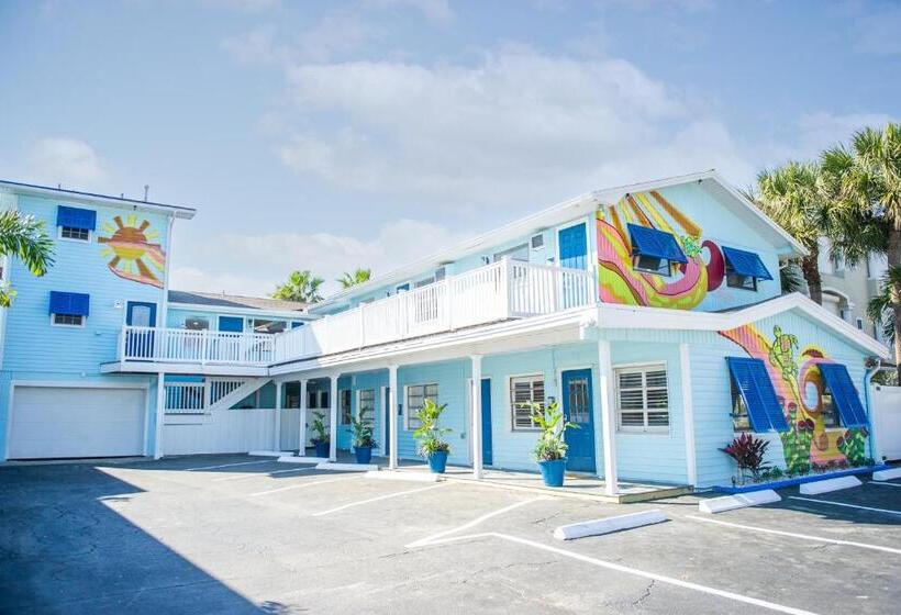 סטודיו סופריור, Sunburst Inn