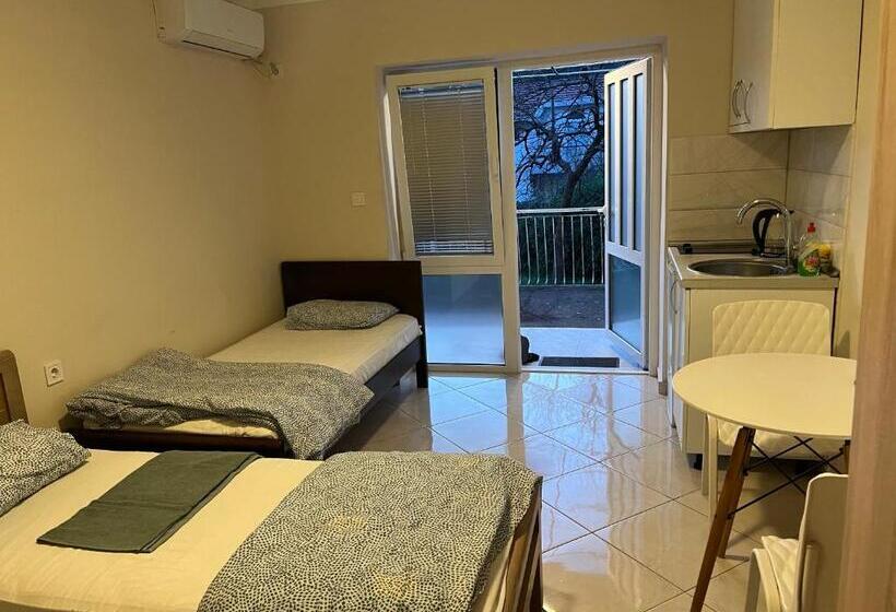 اتاق استاندارد, Blue Mountain Apart
