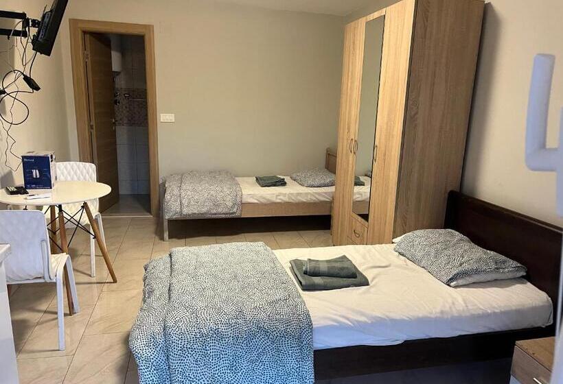 اتاق استاندارد, Blue Mountain Apart
