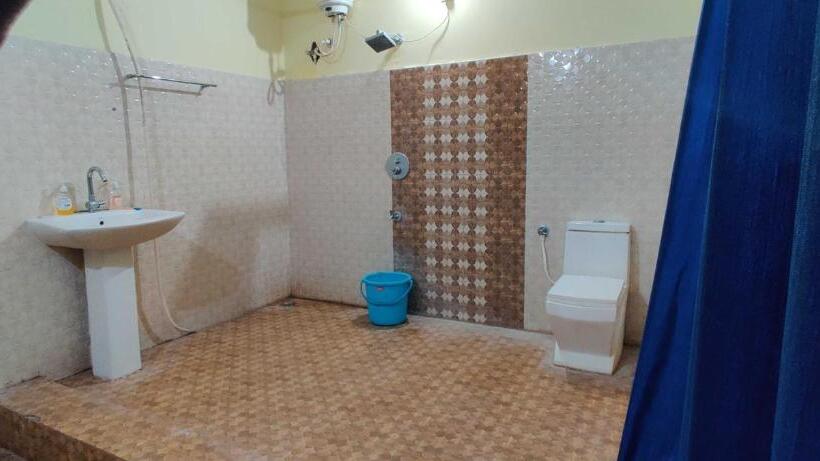 Трехместный Номер Классика, Oyo Heera Palace