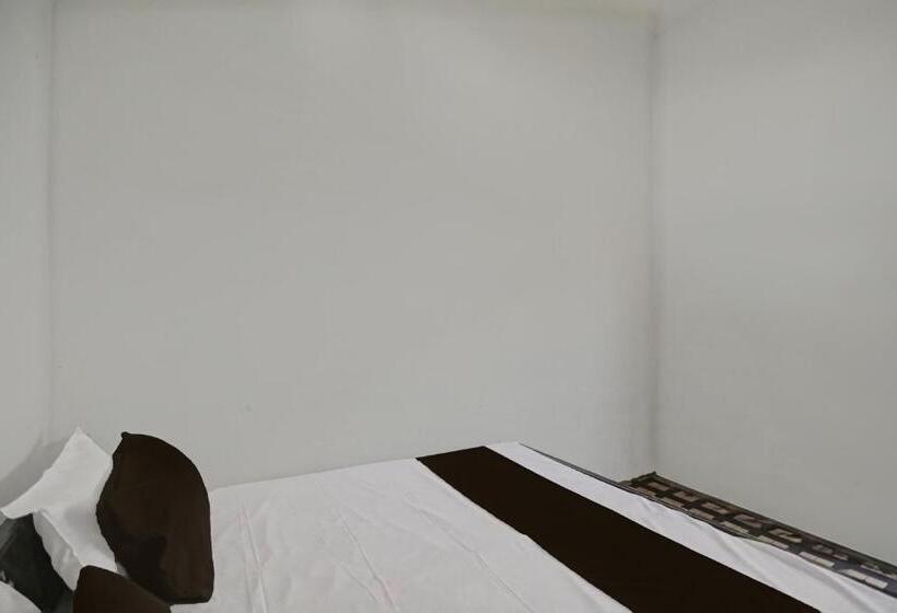 Номер Стандарт, Spot On Janak Palace Farmhouse