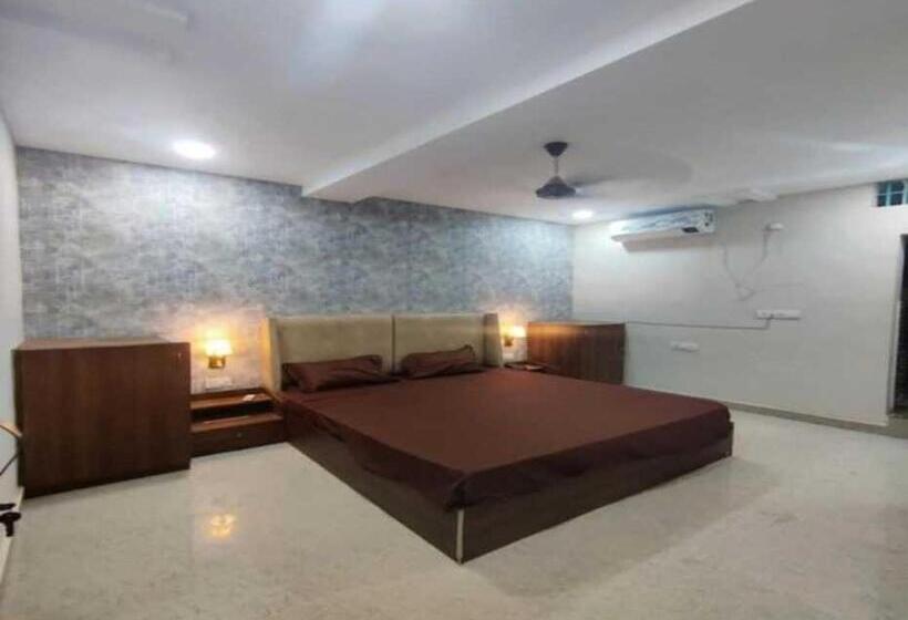 Трехместный Номер Классика, Oyo Hotel Sainath