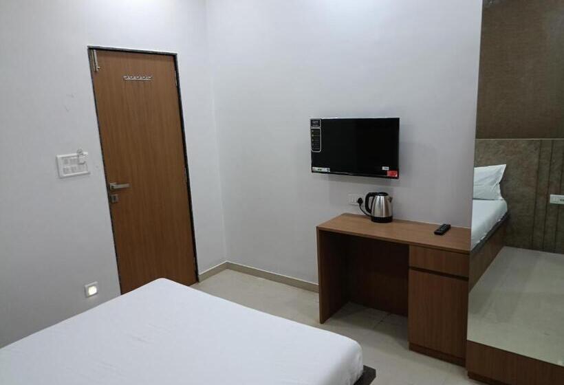 اتاق لوکس, Ritz Vesu   Hotels In Vesu, Surat