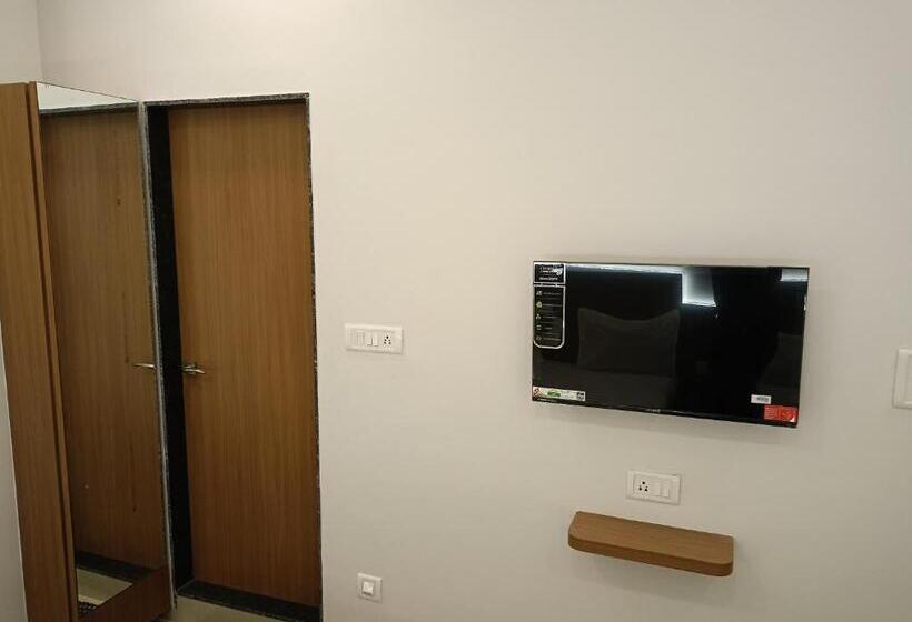 اتاق لوکس, Ritz Vesu   Hotels In Vesu, Surat