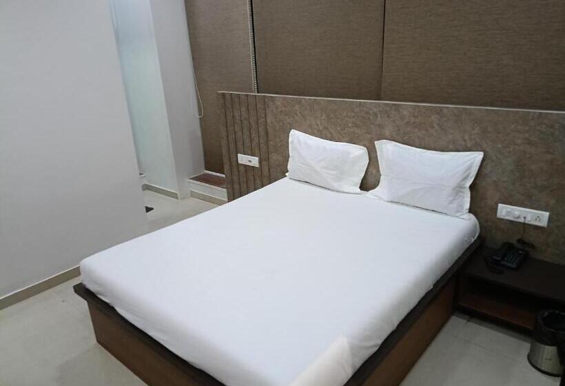 اتاق لوکس, Ritz Vesu   Hotels In Vesu, Surat