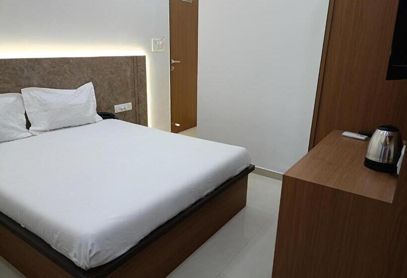 اتاق لوکس, Ritz Vesu   Hotels In Vesu, Surat