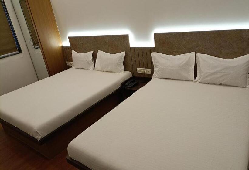 اتاق خانوادگی, Ritz Vesu   Hotels In Vesu, Surat