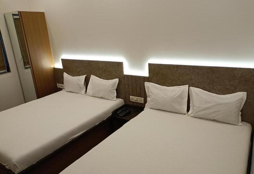اتاق خانوادگی, Ritz Vesu   Hotels In Vesu, Surat