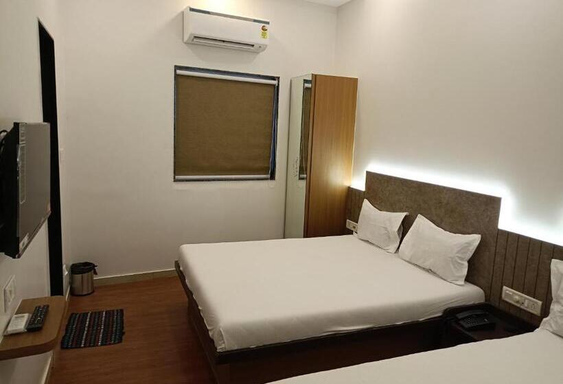 اتاق خانوادگی, Ritz Vesu   Hotels In Vesu, Surat