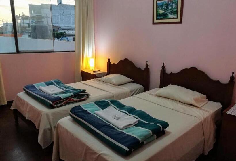 اتاق اکونومی, Hospedaje Fremiott