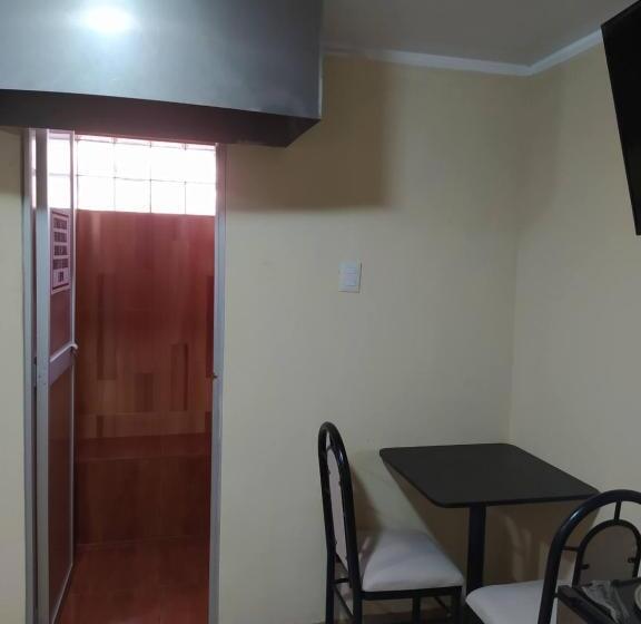 اتاق لوکس, Hospedaje Malibú