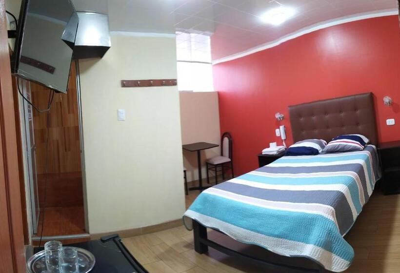اتاق لوکس, Hospedaje Malibú