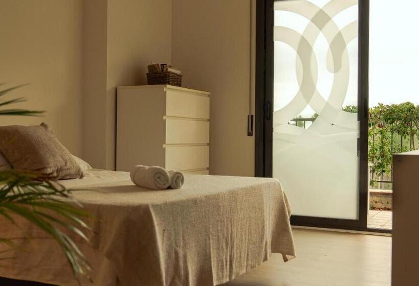 اتاق استاندارد با سرویس بهداشتی مشترک, Only Women Guest House   Villa De La Comunidad Internacional De La Mujer