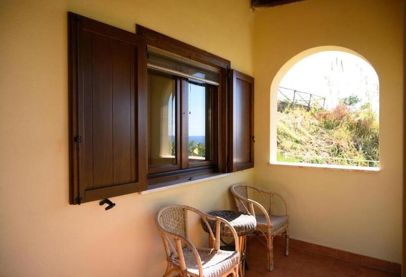 Четырехместный Номер Классик, Villaggio Stella Del Sud & Resort