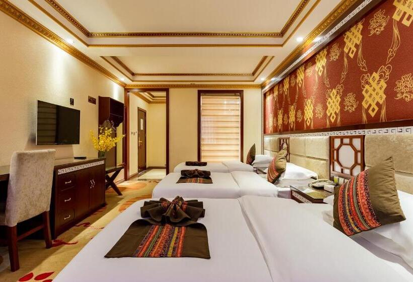 Трехместный Номер Deluxe, Floral Hotel · Shangri La Blue Sky