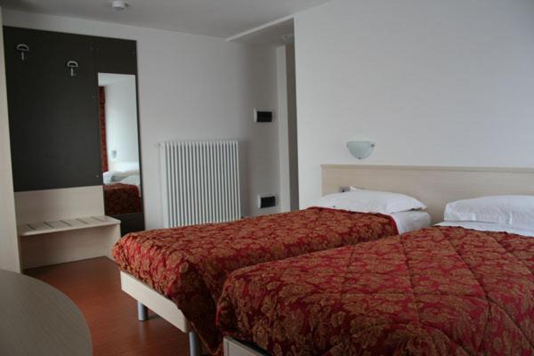 스탠다드 트리플 룸, Albergo Montecroce