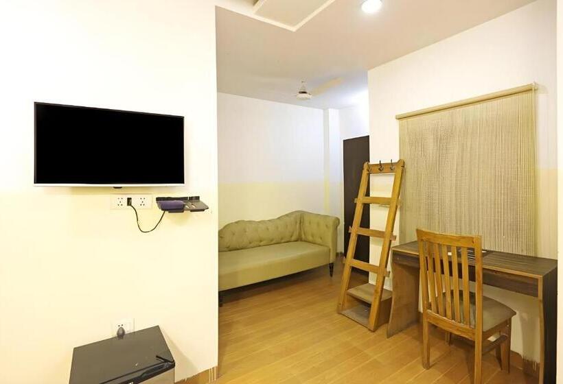 اتاق لوکس با بالکن, Airport City   Near Delhi International Airport