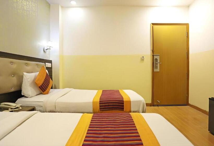 اتاق لوکس با بالکن, Airport City   Near Delhi International Airport