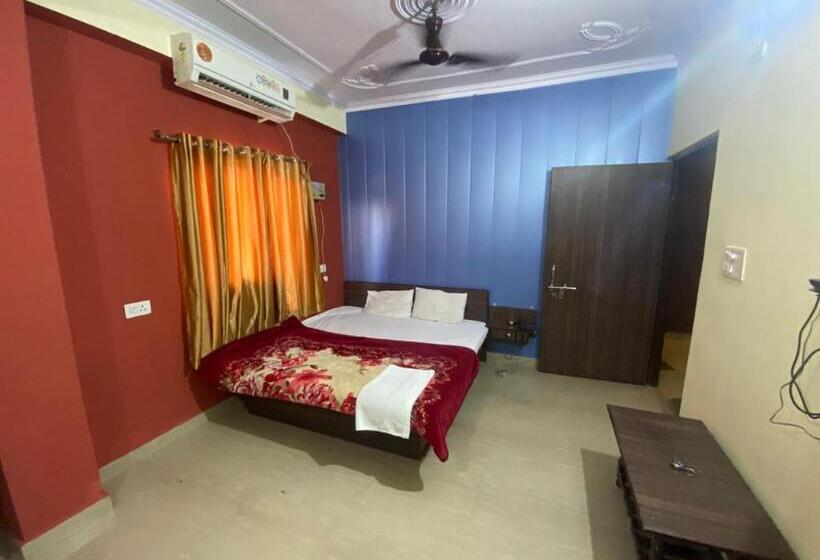 Номер Deluxe, Arvi Guest House