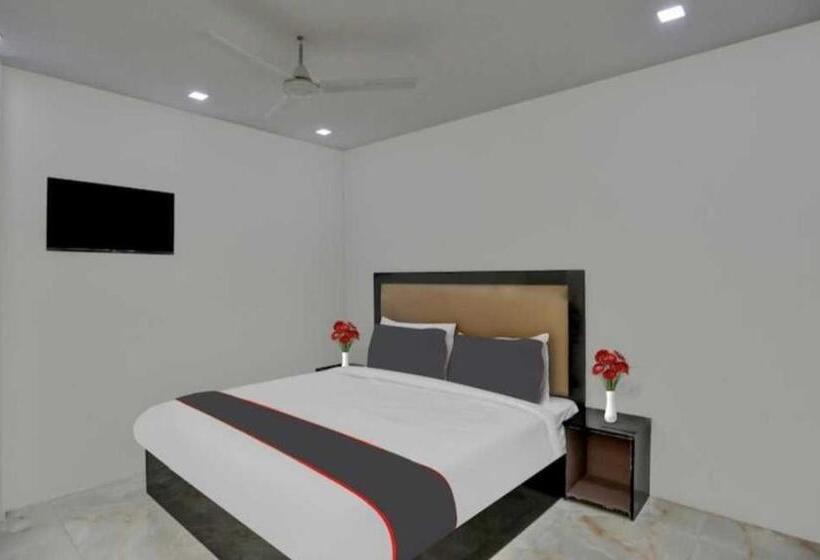 Triple Classic Room, Capital O Paradise Residency  Near Lotus Temple