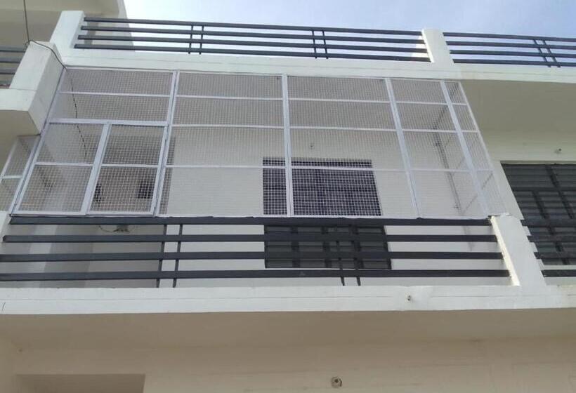 Quarto Familiar, Jankivihar Homestay At Prahladghat Within 1km From Shri Ram Mandir
