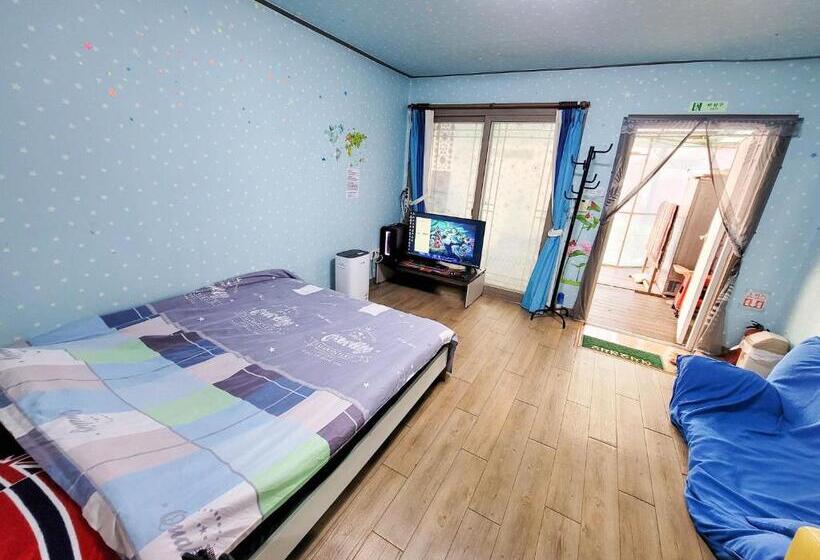 اتاق استاندارد با چشم‌انداز باغ, Jun Live Pension In Gangwha
