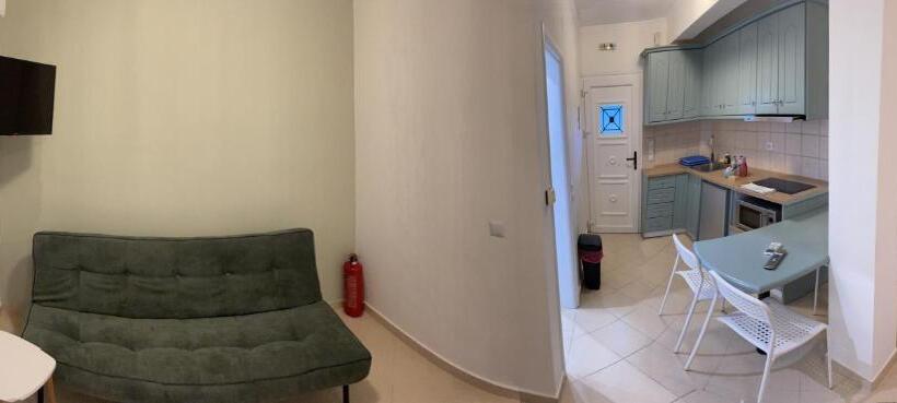 Студио Стандарт с Террасой, Mythos Apts Rentit