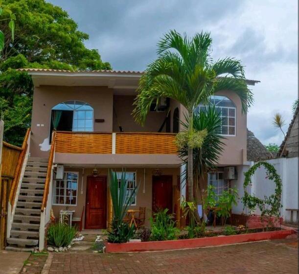 Семейный Номер, Casa Mañana