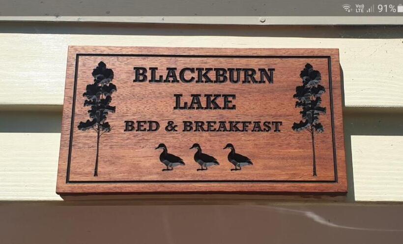 스탠다드 룸, Blackburn Lake Bed And Breakfast