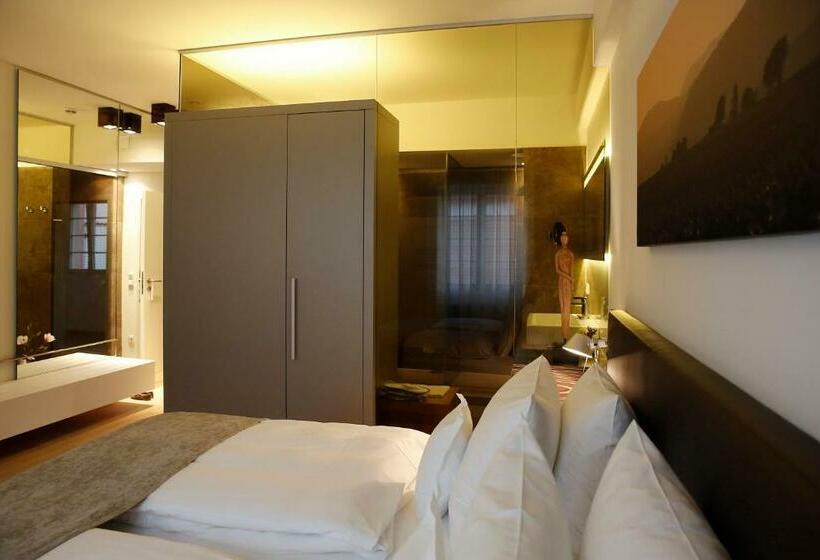 Comfort room with balcony, Weinhaus Henninger