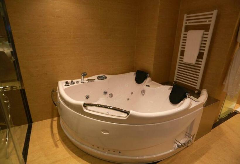 سوئیت پریمیوم, Mist Hotel & Spa
