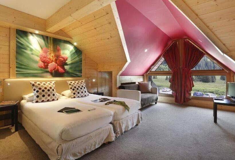 Трехместный Номер Deluxe, Les Roches 1500