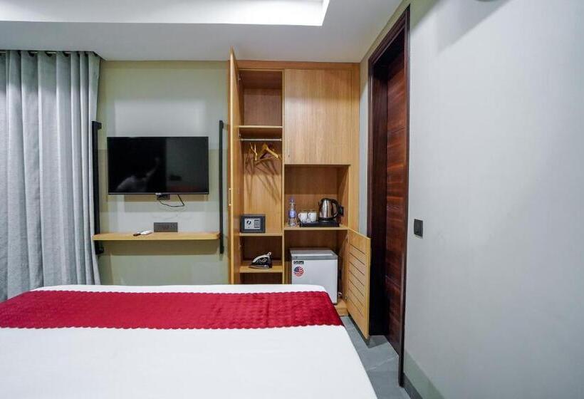 带大床的标准间, Saltstayz Basil   Near Golf Course Road & Extension Road