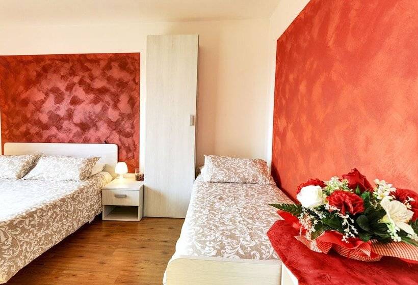 اتاق استاندارد سه تخته با بالکن, Dal Rosso