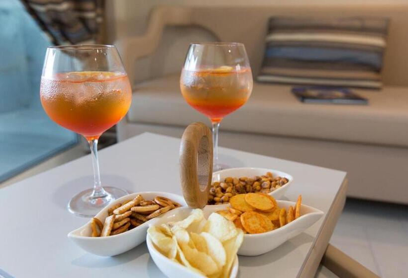 آپارتمان 1 خوابه با چشم‌انداز دریا, Nero D Avorio Aparthotel & Spa
