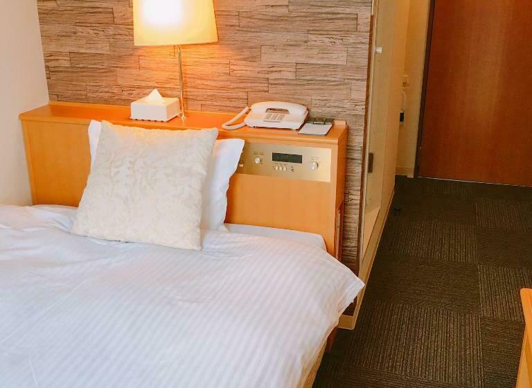 اتاق استاندارد یک نفره, Central Hotel Imari