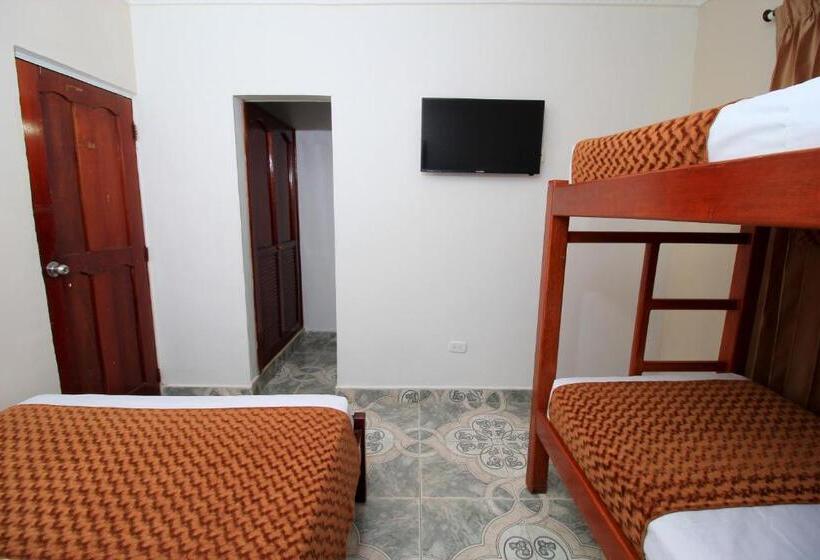 اتاق استاندارد چهار تخته, Rodadero Inn By Geh Suites