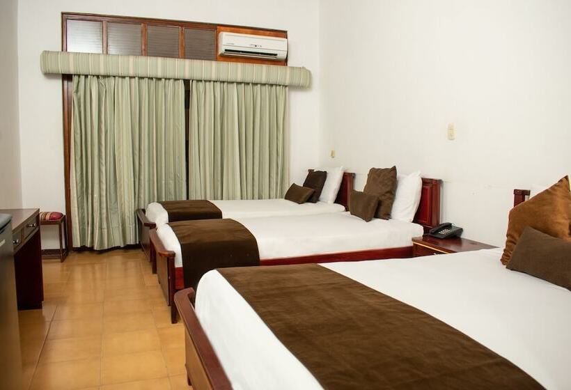 اتاق استاندارد چهار تخته, Rodadero Inn By Geh Suites