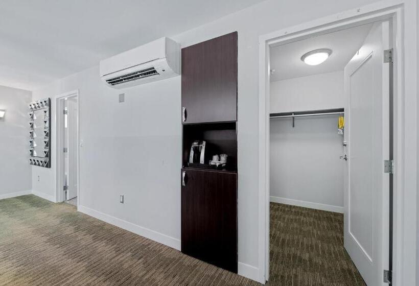 프레지덴셜 스위트, Casey Key Resorts  Mainland