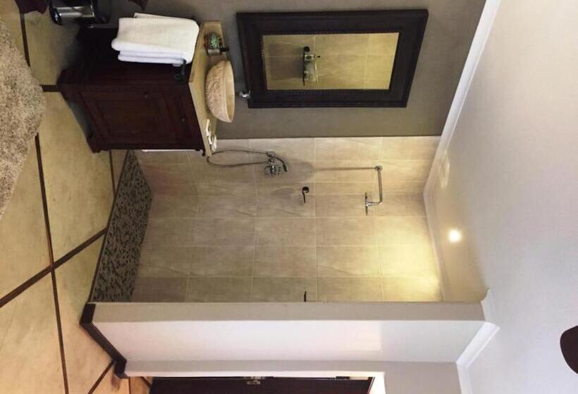 Suite, Five Burnham Guest House