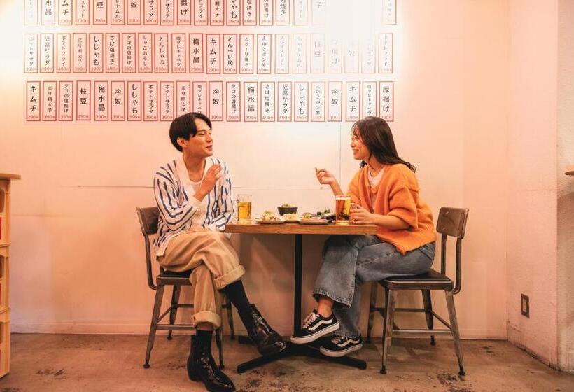 标准间带有双层共用浴室, Roots Hostel