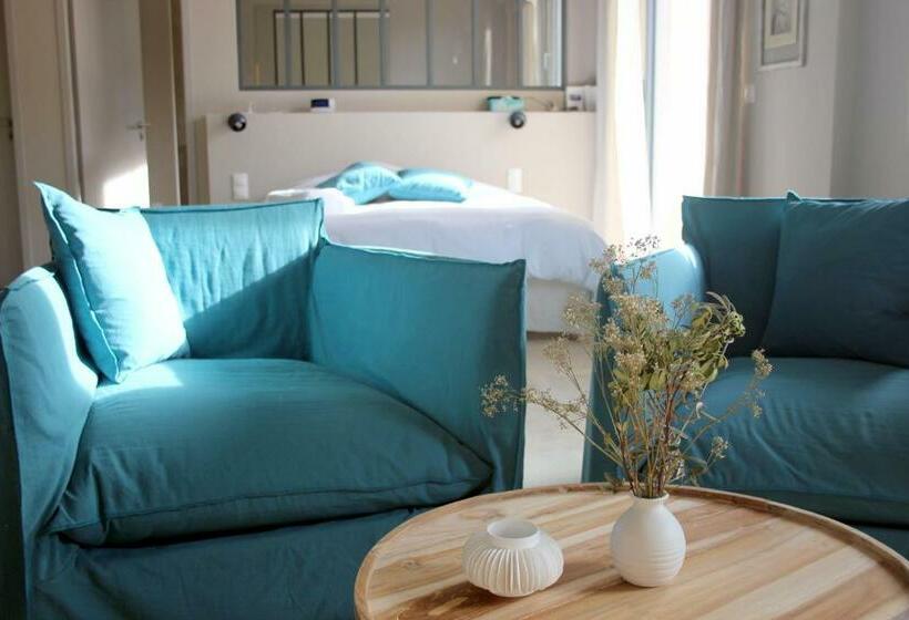Suite with Terrace, La Magnanerie De L'isle B&b