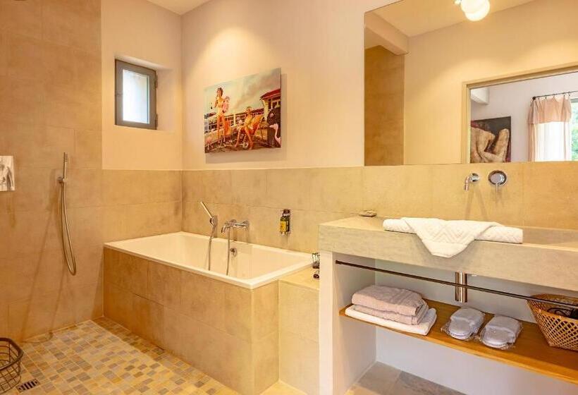 سوییت خانوادگی, La Magnanerie De L'isle B&b
