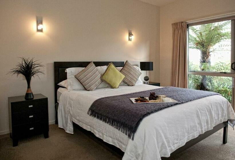 سوییت, B&b@the Redwoods