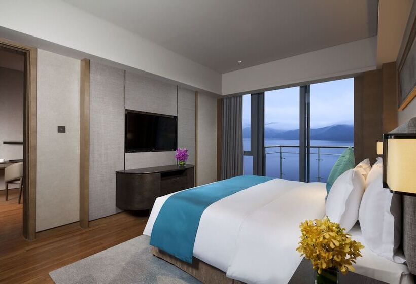 디럭스 스위트, Crowne Plaza Hangzhou Thousand Island Lake, An Ihg