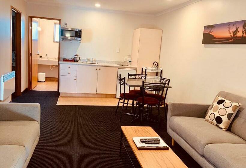 Апартаменты 2 Спальни, Admiral Court Motel & Apartments