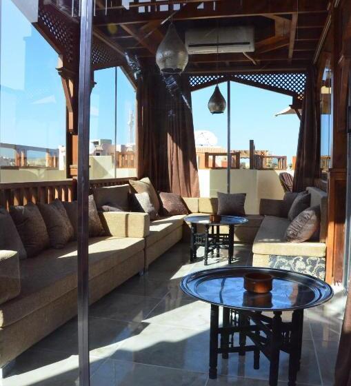 استودیوی استاندارد, Green Garden Resort